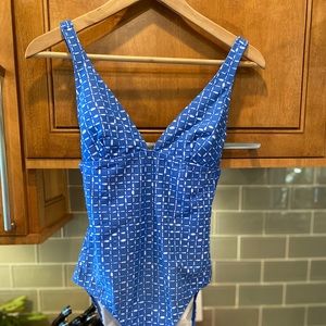 Classy Vineyard Vines Sz S swimsuit